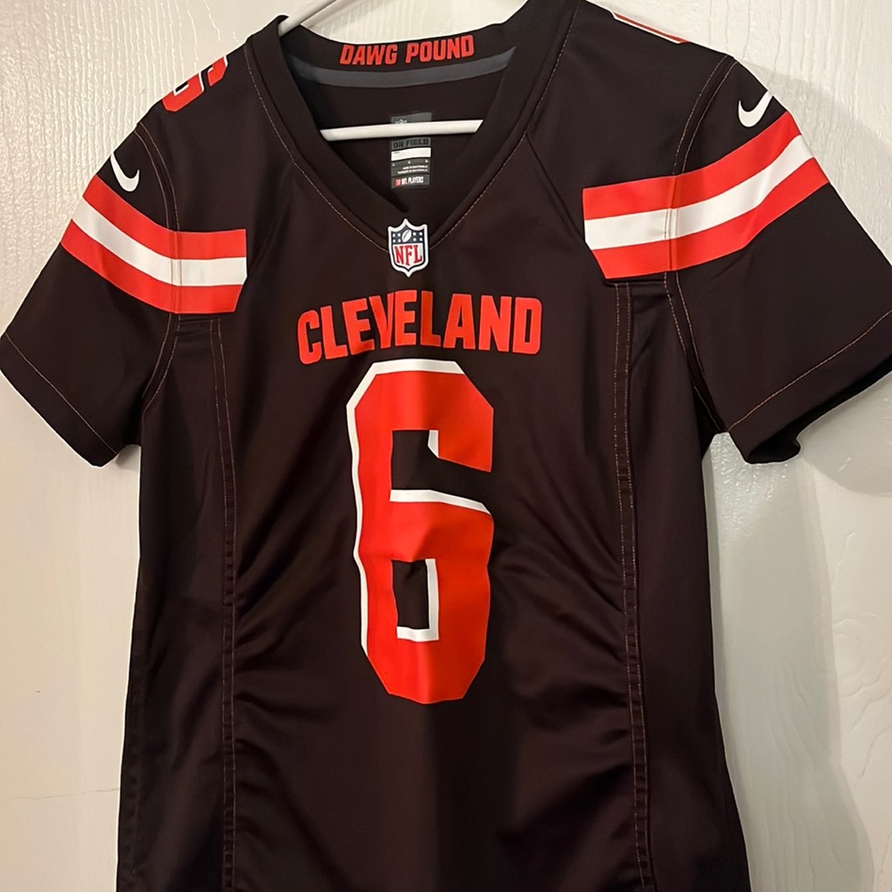 Womens Baker Mayfield Jersey size M. Cleveland Browns.